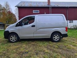 Silver Begagnad 2015 Nissan NV200 Van | 83 000 kr (Lite dyr)
