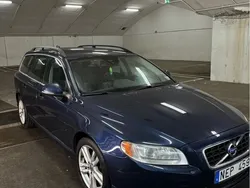 Blå Begagnad 2013 Volvo V70 Momentum Kombi | 105 000 kr (Marknadspris)
