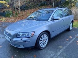 Grå Begagnad 2004 Volvo V50 Kombi | 24 900 kr (Marknadspris)