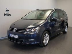Mörkblå Begagnad 2017 VW Sharan Minibuss | 189 500 kr (Bra pris)