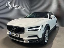 Vit Begagnad 2017 Volvo V90 CC Momentum Kombi | 299 500 kr (Marknadspris)