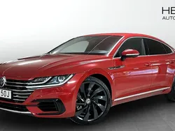 Mörkröd (red) Begagnad 2019 VW Arteon R Halvkombi | 419 900 kr (Dyr)