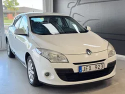 Vit Begagnad 2009 Renault Mégane III Halvkombi | 29 900 kr (Marknadspris)