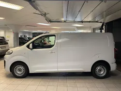 Vit Begagnad 2022 Citroën Jumpy Minibuss | 179 900 kr