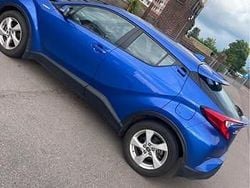 Blå Begagnad 2019 Toyota C-HR Active SUV | 195 000 kr (Marknadspris)