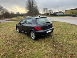 Begagnad 2005 Peugeot 307 Halvkombi | 15 000 kr (Marknadspris)