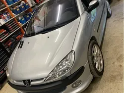 Grå Begagnad 2003 Peugeot 206 CC Cab | 12 500 kr (Bra pris)