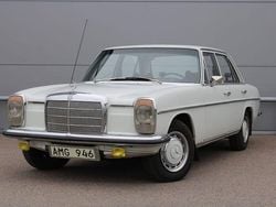 Vit Begagnad 1970 Mercedes W115 Sedan | 74 900 kr