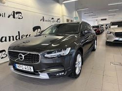 Grå Begagnad 2018 Volvo V90 CC Momentum Kombi | 239 900 kr (Marknadspris)