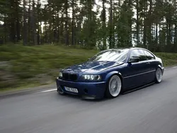 Blå Begagnad 2003 BMW 325 Performance Sportkupé | 110 000 kr (Marknadspris)