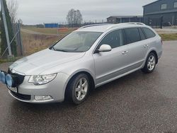 Begagnad 2010 Skoda Superb Kombi | 45 000 kr