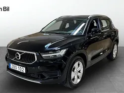 Svart Begagnad 2021 Volvo XC40 Momentum SUV | 284 800 kr (Marknadspris)