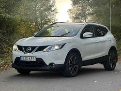 Vit Begagnad 2015 Nissan Qashqai SUV | 127 500 kr (Marknadspris)