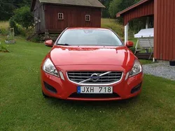 Röd Begagnad 2011 Volvo V60 Kinetic Kombi | 40 000 kr (Marknadspris)