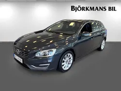 Grå Begagnad 2014 Volvo V60 Momentum Kombi | 129 900 kr (Marknadspris)