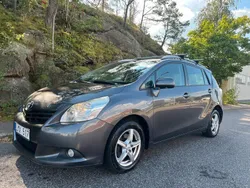 Mörkgrå Begagnad 2009 Toyota Verso Multidrive S Minibuss | 59 900 kr (Marknadspris)