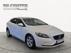 Vit Begagnad 2013 Volvo V40 Momentum Kombi | 99 900 kr (Marknadspris)