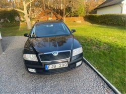 Svart Begagnad 2007 Skoda Octavia Kombi | 21 500 kr (Marknadspris)