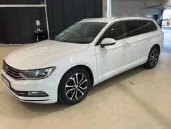Grå Begagnad 2015 VW Passat Kombi | 134 000 kr (Marknadspris)