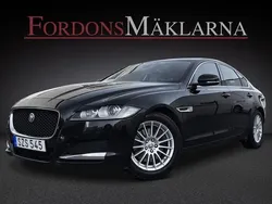Svart Begagnad 2016 Jaguar XF Prestige Sedan | 139 900 kr