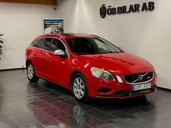 Röd Begagnad 2011 Volvo V60 R-Design Kombi | 119 900 kr (Lite dyr)