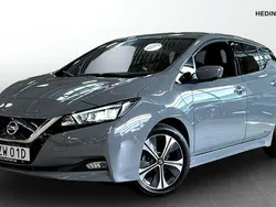 Ljusgrå (grey) Begagnad 2022 Nissan Leaf N-Connecta Halvkombi | 174 900 kr (Bra pris)