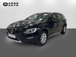 Svart Begagnad 2017 Volvo V60 CC Standard Kombi | 239 900 kr (Marknadspris)