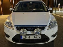 Vit Begagnad 2011 Ford Focus Platinum Kombi | 29 000 kr (Marknadspris)