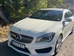 Vit Begagnad 2015 Mercedes CLA200 Shooting Brake AMG Kombi | 157 000 kr (Marknadspris)