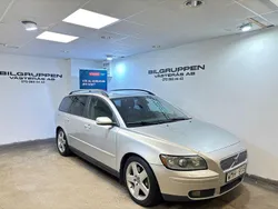 Ljusgrå Begagnad 2005 Volvo V50 Summum Kombi | 59 900 kr (Marknadspris)