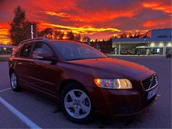 Röd Begagnad 2010 Volvo V50 Summum Kombi | 59 000 kr (Marknadspris)