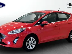 Röd (red) Begagnad 2021 Ford Fiesta Halvkombi | 149 900 kr (Marknadspris)