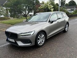 Grå Begagnad 2019 Volvo V60 Momentum Kombi | 249 000 kr (Lite dyr)