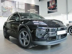 Svart (black) Begagnad 2025 Porsche Macan SUV | 1 025 000 kr (Superpris)