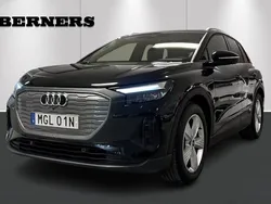 Svart Begagnad 2023 Audi Q4 e-tron Proline SUV | 449 900 kr (Bra pris)