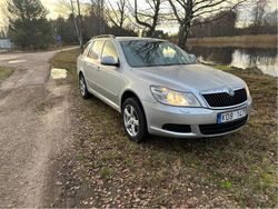 Silver Begagnad 2012 Skoda Octavia Ambiente Kombi | 36 000 kr (Marknadspris)