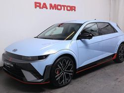 Grå Begagnad 2024 Hyundai Ioniq Halvkombi | 834 900 kr