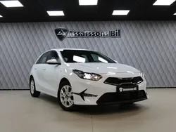 Vit Begagnad 2022 Kia Ceed 3 Halvkombi | 189 900 kr (Superpris)