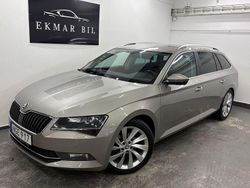 Ljusbrun Begagnad 2016 Skoda Superb Kombi | 149 900 kr (Marknadspris)