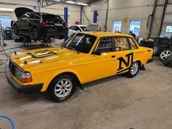 Gul Begagnad 1980 Volvo 240 Sedan | 375 000 kr