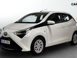 Vit Begagnad 2021 Toyota Aygo Halvkombi | 99 900 kr (Marknadspris)