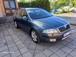 Mörkgrå (grå) Begagnad 2006 Skoda Octavia Kombi | 23 900 kr (Marknadspris)
