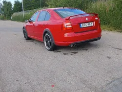 Röd Begagnad 2008 Skoda Octavia RS Halvkombi | 27 000 kr (Marknadspris)