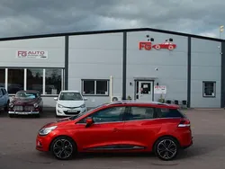 Röd Begagnad 2016 Renault Clio GrandTour Intens Kombi | 49 900 kr (Marknadspris)