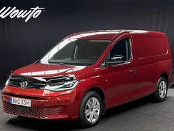 Röd Begagnad 2022 VW Caddy Maxi Minibuss | 259 800 kr (Marknadspris)