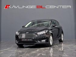 Svart Begagnad 2018 Ford Focus Titanium Halvkombi | 99 900 kr (Marknadspris)