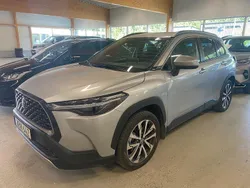 Silver Begagnad 2024 Toyota Corolla Cross Executive SUV | 409 000 kr (Marknadspris)