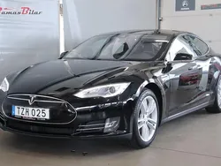 Svart Begagnad 2015 Tesla Model S Sedan | 219 900 kr (Marknadspris)