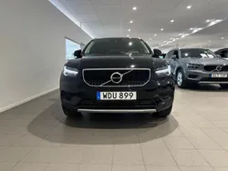 Svart Begagnad 2022 Volvo XC40 Momentum SUV | 288 500 kr (Bra pris)