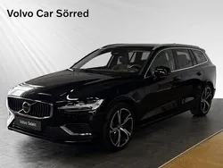 Svart Begagnad 2022 Volvo V60 Core Kombi | 389 900 kr (Marknadspris)